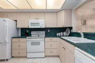 756 Avenida Estancia, Venice, FL 34292 - Photo 3