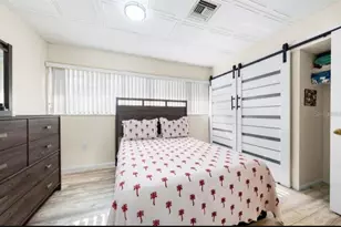 3523 Longmeadow, Sarasota, FL 34235 - Photo 7