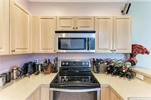 2311 29th Ave E, Palmetto, FL 34221 - Photo 9