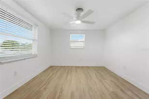 121 Sandhurst Dr, Venice, FL 34293 - Photo 13