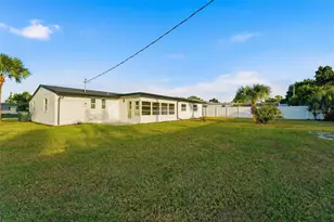 121 Sandhurst Dr, Venice, FL 34293 - Photo 25