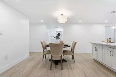 121 Sandhurst Drive, Venice, FL 34293 - Photo 5