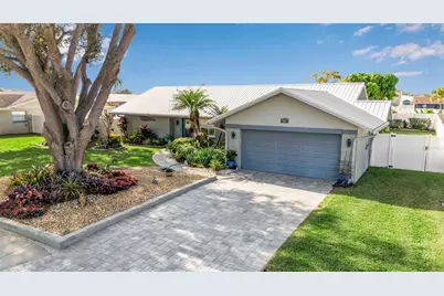 1014 63rd St W, Bradenton, FL 34209 - Photo 5