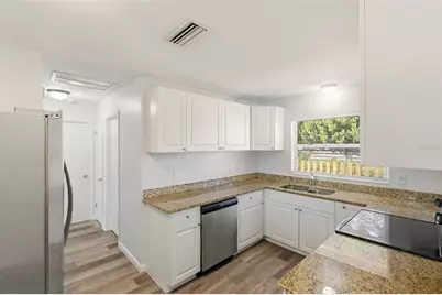 6226 Camphor Avenue, Sarasota, FL 34231 - Photo 7