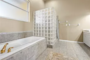 95 Vic Edwards Rd, Sarasota, FL 34240 - Photo 11