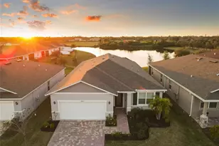 7322 34th Ct E, Sarasota, FL 34243 - Photo 1