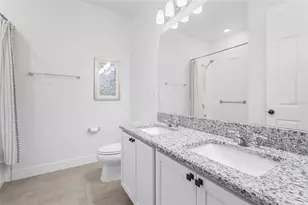 7322 34th Ct E, Sarasota, FL 34243 - Photo 33