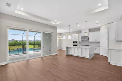 7653 Moonbeam Avenue, Sarasota, FL 34241 - Photo 9