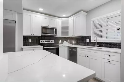 3333 Ramblewood Place, Sarasota, FL 34237 - Photo 3