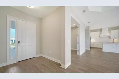 21297 Holmes Circle, Venice, FL 34293 - Photo 9