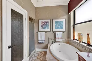 3710 80th Dr E, Sarasota, FL 34243 - Photo 27