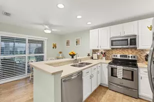 4021 Oakhurst Dr, Sarasota, FL 34233 - Photo 15