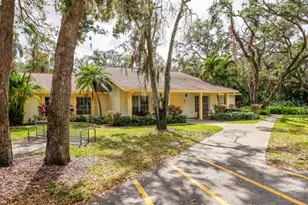 4021 Oakhurst Dr, Sarasota, FL 34233 - Photo 37