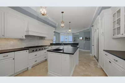 136 Golden Gate Point #502, Sarasota, FL 34236 - Photo 13