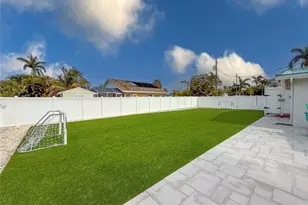 208 84th St, Holmes Beach, FL 34217 - Photo 33