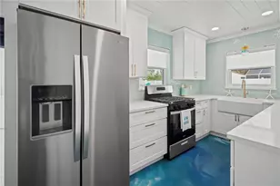 208 84th St, Holmes Beach, FL 34217 - Photo 11