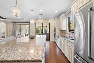 2525 Vaccaro Dr, Sarasota, FL 34231 - Photo 19