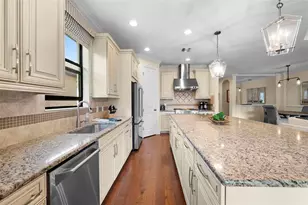 2525 Vaccaro Dr, Sarasota, FL 34231 - Photo 21