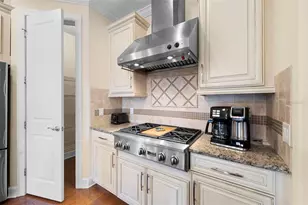 2525 Vaccaro Dr, Sarasota, FL 34231 - Photo 17