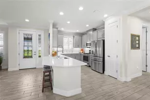 5400 Lampiasi St, Sarasota, FL 34238 - Photo 11