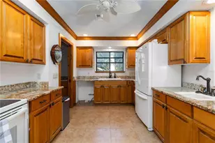 5381 Palos Verdes Dr, Sarasota, FL 34231 - Photo 9