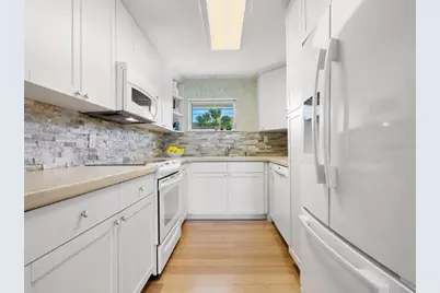 2155 Wood Street #B17, Sarasota, FL 34237 - Photo 9