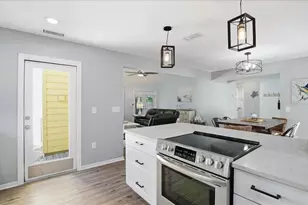1773 Southwood St, Sarasota, FL 34231 - Photo 9