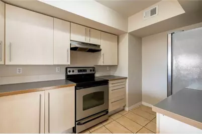 1030 Villagio Circle #204, Sarasota, FL 34237 - Photo 13