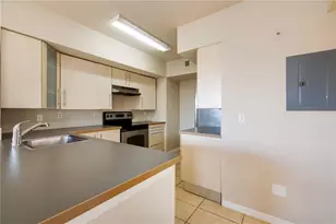 1030 Villagio Cir, Sarasota, FL 34237 - Photo 11