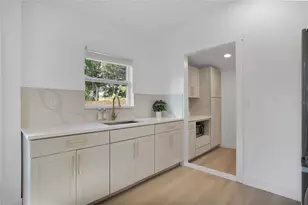 1205 Highland St S, Saint Petersburg, FL 33701 - Photo 9