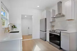 1205 Highland St S, Saint Petersburg, FL 33701 - Photo 7