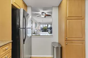 1001 Benjamin Franklin Dr, Sarasota, FL 34236 - Photo 15