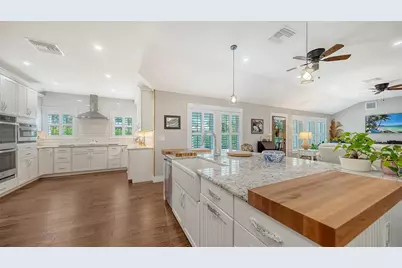 3606 Palonia Court, Sarasota, FL 34239 - Photo 9