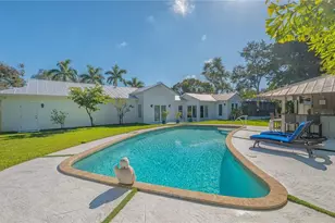 3606 Palonia Ct, Sarasota, FL 34239 - Photo 23