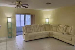 402 Finchley Ct, Sun City Center, FL 33573 - Photo 5