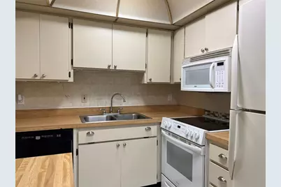 402 Finchley Court #B, Sun City Center, FL 33573 - Photo 7