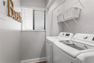 817 B Bahia Del Sol Dr, Ruskin, FL 33570 - Photo 13