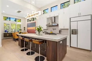 1879 Hibiscus St, Sarasota, FL 34239 - Photo 11