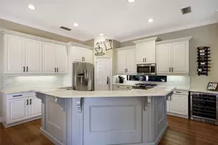 7062 Vilamoura Pl, Lakewood Ranch, FL 34202 - Photo 7