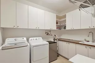 2414 Vaccaro Dr, Sarasota, FL 34231 - Photo 25