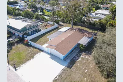 2401 10th Street W, Palmetto, FL 34221 - Photo 9