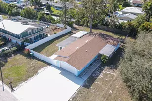 2401 10th St W, Palmetto, FL 34221 - Photo 9