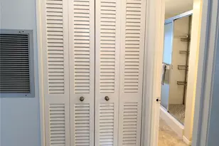 3739 Lake Bayshore Dr, Bradenton, FL 34205 - Photo 15