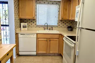 3739 Lake Bayshore Dr, Bradenton, FL 34205 - Photo 5