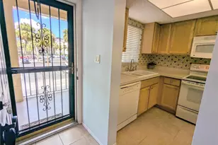 3739 Lake Bayshore Dr, Bradenton, FL 34205 - Photo 3