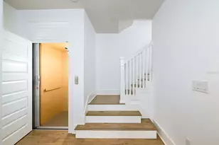 516 Laurel Pk Dr, Sarasota, FL 34236 - Photo 7