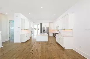 516 Laurel Pk Dr, Sarasota, FL 34236 - Photo 11