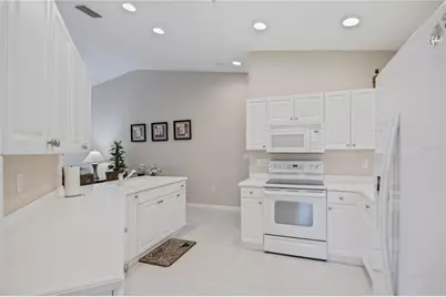 6424 Bay Cedar Lane #201, Bradenton, FL 34203 - Photo 13