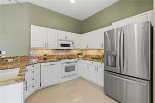 6991 Superior St Cir, Sarasota, FL 34243 - Photo 3