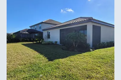 15719 Islandwalk Avenue, Bradenton, FL 34211 - Photo 7